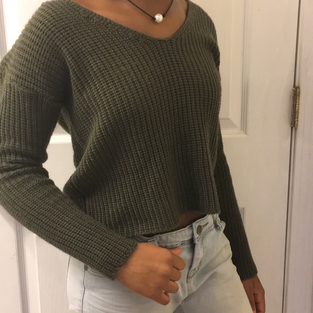 NEVER WORN cute green knit sweater